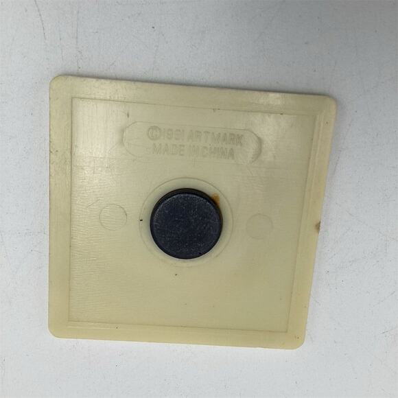 Vintage Humorous Magnets Set of 2 "Jogging" & "Greatest Grandpa" - Picture 6 of 7